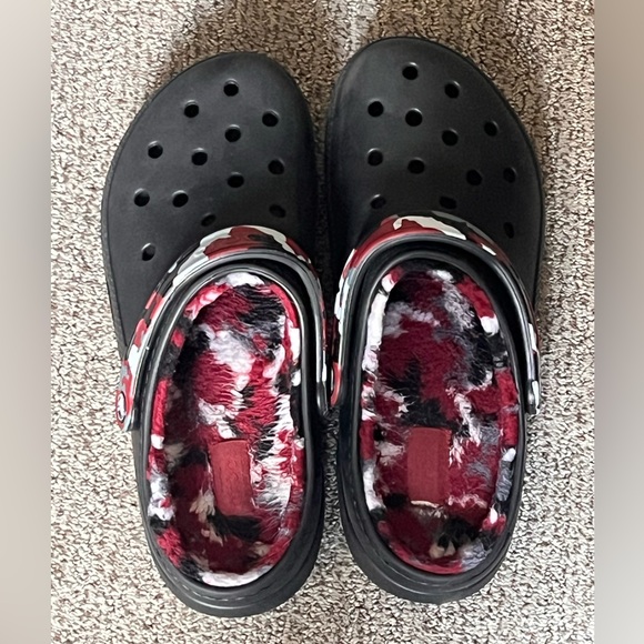 CROCS Other - Crocs-size 9M W11-Fuzzy interior